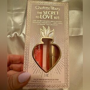 Charlotte Tilbury THE SECRET TO LOVE KIT
LIMITED EDITION FRAGRANCE & LIP KIT
